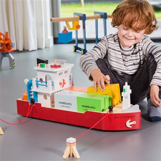 Container ship with 4 containers